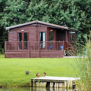 Paradise Lakeside Lodges Wheldrake Exterior photo