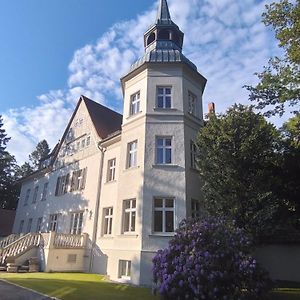 Schloss Sigroen Superior Camping Und Hotel Bad Wilsnack Exterior photo