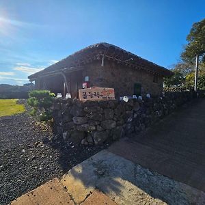 Jeju Gopdeulak Seogwipo Exterior photo