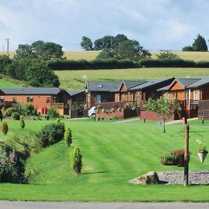 Badgers Retreat Holiday Park Hotel Hunton  Exterior photo