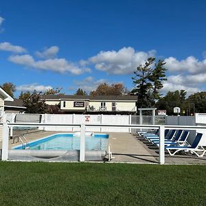 Centennial Motel Sauble Beach Exterior photo