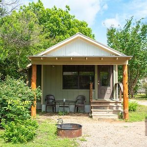 Texas Wine Country Jellystone Park Camp Resort Fredericksburg Exterior photo