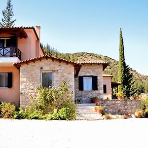 Aesthetic Delight - Stone Villa In Mystras Exterior photo