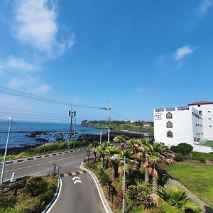 Aewoleui Ondo Hotel Jeju Exterior photo