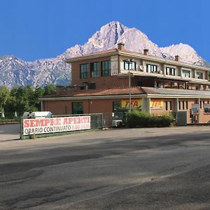 Residence La Piscina Isola del Gran Sasso d'Italia Exterior photo