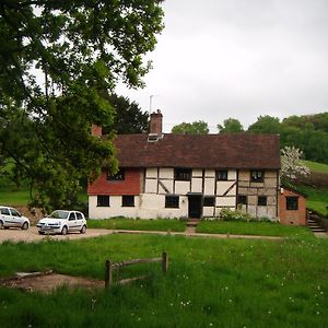 Lockhurst Hatch Farm Bed & Breakfast Guildford Exterior photo