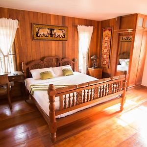 Baanlunghe Homestay Chiang Rai Room photo