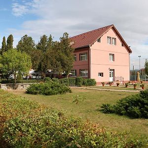 Hotel Pamira Sibiu Exterior photo