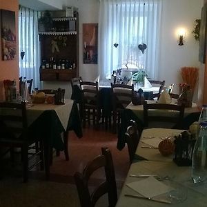 La Favorita Bed & Breakfast Lozzo Cadore Room photo