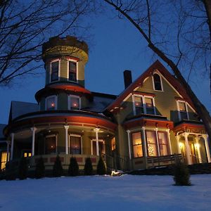 Maplecroft Bed & Breakfast Barre Exterior photo