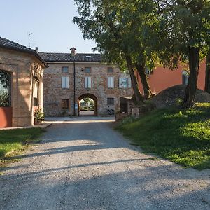 Agriturismo Battibue Villa Fiorenzuola d'Arda Exterior photo