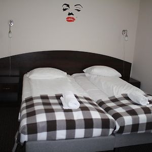 Zajazd U Sosny Hotel Torzym Room photo