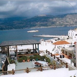 Mertonas Studios Karpathos Town  Exterior photo