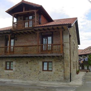 Las Anjanas De Lloreda Apartment Lloreda  Exterior photo