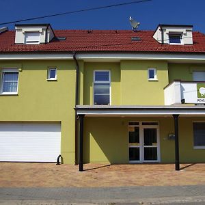 Pension Kiwi Hotel Mikulov Exterior photo