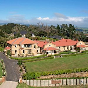 Manor Views Nz Hotel Huntly Exterior photo