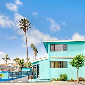 Super 8 Santa Cruz/Beach Boardwalk West Exterior photo