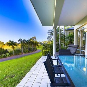 Holiday Home Daydream On The Greens Hope Island Exterior photo