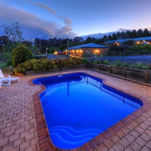 Motel Views Yackandandah Exterior photo