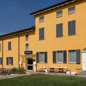 Hotel Forlanini 52 Parma Exterior photo