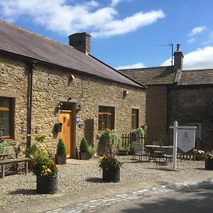 The Old Town Hall Bed & Breakfast Redmire Exterior photo