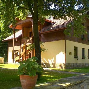 Bryasta Hotel Veliko Tarnovo Exterior photo