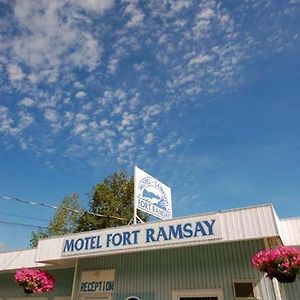 Motel & Camping Fort Ramsay Gaspe Exterior photo