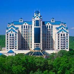 Grand Pequot Tower At Foxwoods Hotel Mashantucket Exterior photo