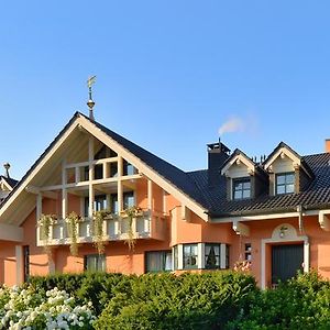 Landhaushotel Hof Wasserkuppe Poppenhausen Exterior photo