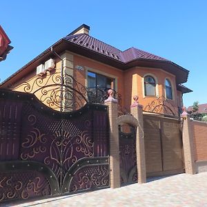 Guest House - Italiyska Street Berdyansk Exterior photo