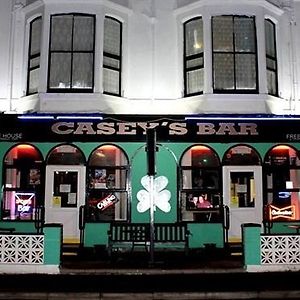 Caseys Irish Hotel Blackpool Exterior photo