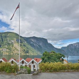 Vangsgaarden Gjestgiveri Hotel Aurland Exterior photo