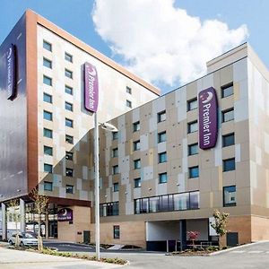 Premier Inn London Brentford Exterior photo