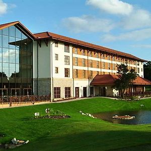 Chessington Hotel Exterior photo