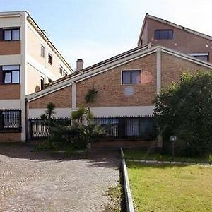 Casa Per Ferie Eremo Santa Rosa Da Lima Hotel Rome Exterior photo