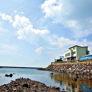 Hesed House Pension Hotel Seogwipo Exterior photo