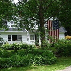 Chestnut Lodge Lee Exterior photo