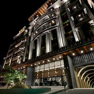 Kun Tour Hotel Taichung Exterior photo