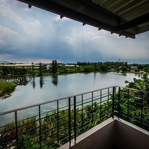 Na Siri Lake View Hotel Samut Prakan Exterior photo