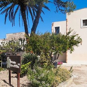 Casolare Nelle Saline Bed & Breakfast Torre Nubia Exterior photo