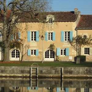 L'Etoile Du Port Bed & Breakfast Saint-Jean-d'Angely Exterior photo