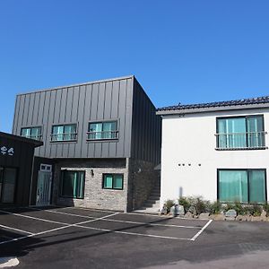 Blue Island Guesthouse Seogwipo Exterior photo