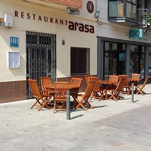 Hostal Restaurante Arasa Hotel Santa Barbara Exterior photo