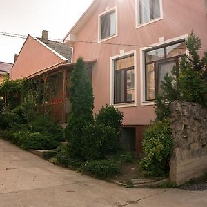 Кімнати В Центрі Hotel Uzhhorod Exterior photo