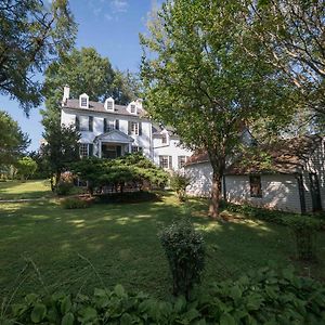 Chilton House Suites Warrenton Exterior photo