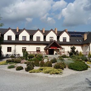 Hotel Marzanna Niedrzwica Koscielna Exterior photo