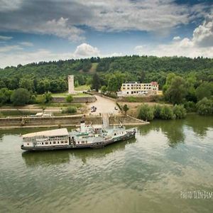 Хотелски Комплекс Радецки Град Козлодуй Hotel Kozloduy Exterior photo