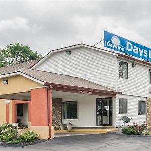 Days Inn By Wyndham Bloomington Exterior photo