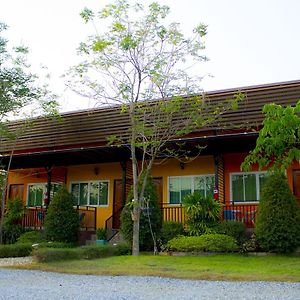 Navy Sisatchanalai Hotel Ban Nong Chang Exterior photo