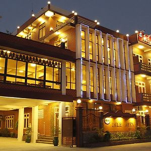 Inle Apex Hotel Nyaung Shwe Exterior photo